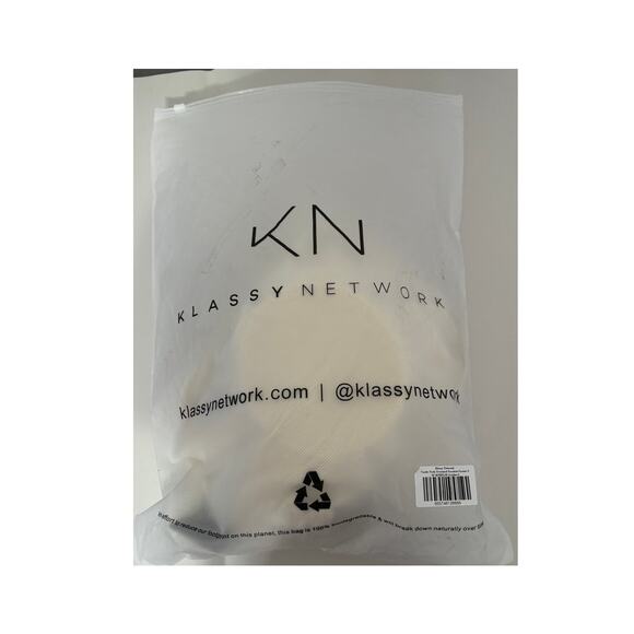 Klassy Network Turtleneck Oversized Sweater Brami Cream Womens Size Small - Picture 13 of 14